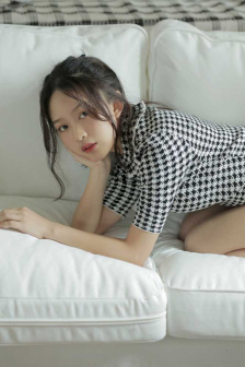 从后面抱着妈妈突然脸一红